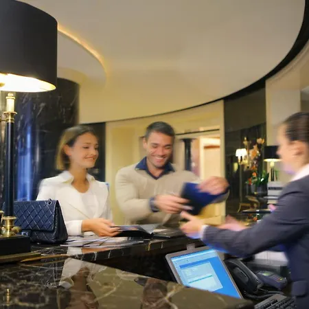 Intercontinental - By Ihg 5*